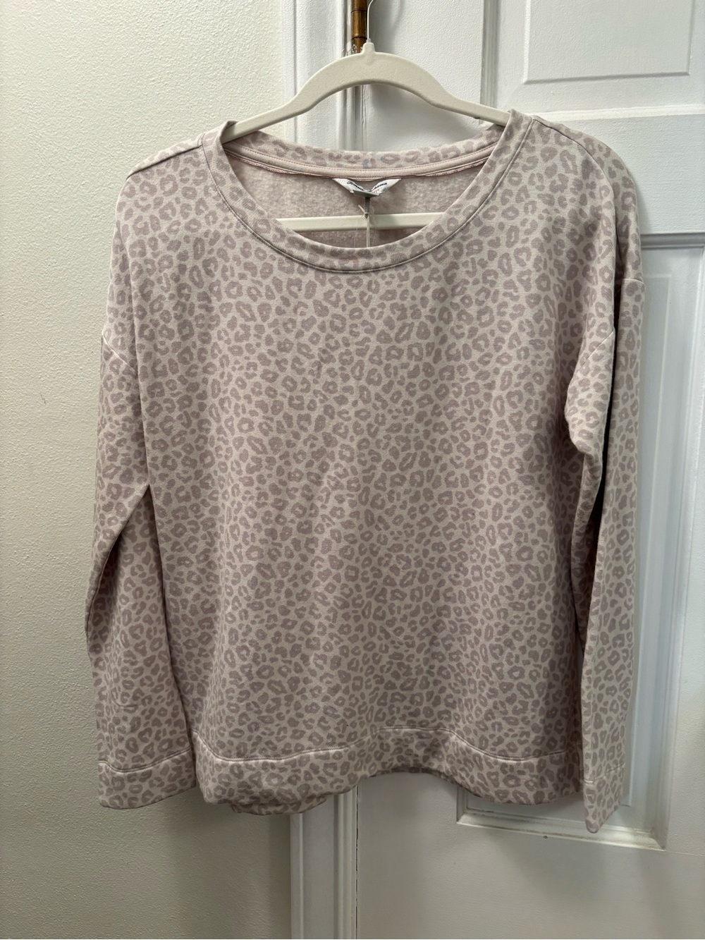 Tommy Bahama Light Island Soft Mauve Leopard Print Pullover Sweatshirt Size XS